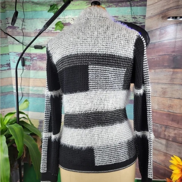 ALISON SHERI fuzzy zip-up jacket / cardigan, B&W & silver - Picture 3 of 7